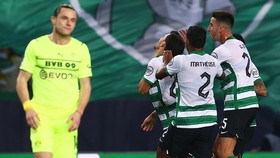 Sporting Lisbon chấm dứt hy vọng tiến vào vòng loại trực tiếp của Borussia Dortmund.