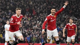 Scott McTominay và Cristiano Ronaldo tỏa sáng giúp Quỷ đỏ chiến thắng. Ảnh: Getty Images
