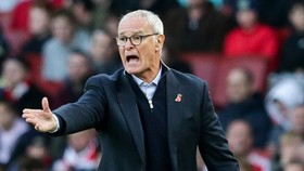 Claudio Ranieri không thể hàn gắn con tàu đang gần đắm Watford.