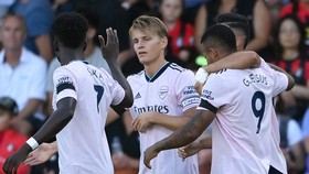 Tiền vệ Martin Odegaard lập cú đúp trong chiến thắng toàn diện 3-0 trên sân Bournemouth. Ảnh: Getty Images