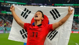 Hwang Hee-chan giúp tuyển Hàn Quốc lần thứ 3 trong lịch sử vào vòng 1/8 World Cup.