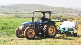        Doanh nghiệp nông nghiệp có nhu cầu nhập khẩu phương tiện sản xuất nước ngoài         Ảnh: CAO THĂNG