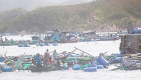 Đã có nhiều tin đồn thất thiệt về việc hồ Đá Bàn bị nứt hay hàng trăm người chết do bão số 12 ở Khánh Hòa khiến cho người dân không khỏi hoang mang