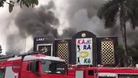 Hiện trường vụ cháy quán karaoke ở bán đảo Linh Đàm