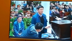 Ông Đinh La Thăng tại phiên tòa sáng nay. Ảnh QUỐC KHÁNH