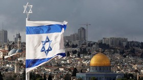Mỹ rời đại sứ quán về Jerusalem sớm hơn dự kiến. Ảnh: REUTERS