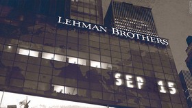 Năm 2008, sau 158 năm hoạt động, ngân hàng đầu tư Lehman Brothers của Mỹ đệ đơn xin bảo hộ phá sản với khoản nợ lên tới 619 tỷ USD 