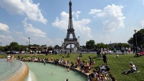 Pháp đưa ra cảnh báo với mức nhiệt dự báo lên tới 40 độ C ở nhiều khu vực trên cả nước, trong đó có thủ đô Paris