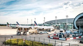 Pháp sẽ sớm đánh thuế môi trường trên vé máy bay