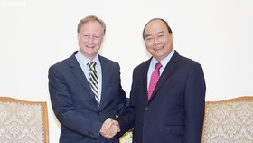 Thủ tướng Nguyễn Xuân Phúc tiếp Đại sứ, Trưởng Phái đoàn Liên minh châu Âu tại Việt Nam, ông Bruno Angetlet đến chào từ biệt. Ảnh: VGP