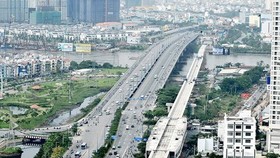 Tuyến metro Bến Thành - Suối Tiên đoạn qua sông Sài Gòn. Ảnh: THÀNH TRÍ