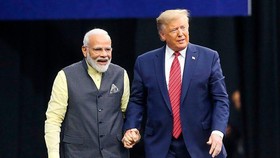 Thủ tướng Ấn Độ Narendra Modi và Tổng thống Mỹ Donald Trump. Ảnh: BBC