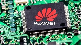 Huawei và các đối tác khó có thể sản xuất chip nếu thiếu thiết bị của Mỹ. Ảnh: Nikkei Asia Review