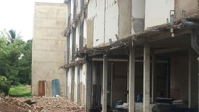 Khu chung cư mini tại phường Linh Đông (quận Thủ Đức)  đã bị cưỡng chế tháo dỡ phần vi phạm
