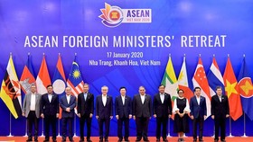 Bộ trưởng Ngoại giao của 10 nước ASEAN dự hội nghị cấp cao tại Nha Trang (Khánh Hòa, Việt Nam)