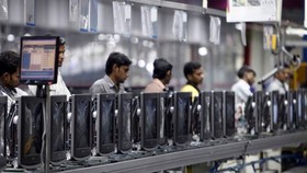 Một nhà máy sản xuất máy vi tính ở Ấn Độ