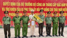 Đại úy Thái Ngô Hiếu tại lễ  công bố quyết định thăng quân hàm  do Công an tỉnh Đồng Nai tổ chức