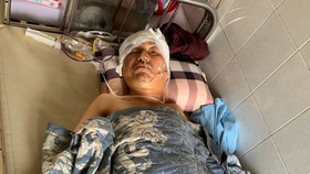  Anh được đưa đến bệnh viện huyện, sau đó chuyển lên Bệnh viện Đa khoa tỉnh Thanh Hóa để phẫu thuật