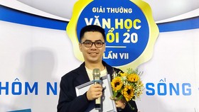 Tác giả Yang Phan nhận giải nhì tại lễ trao giải Văn học tuổi 20 lần 7
