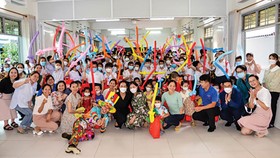 Công đoàn SAMCO tổ chức vui Trung thu cùng trẻ em khiếm thính