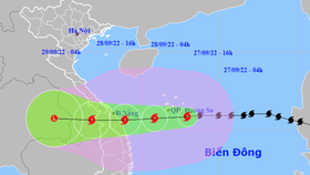 Dự báo hướng đi của bão số 4. Ảnh: NCHMF