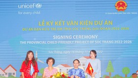 Đại diện UBND tỉnh Sóc Trăng và UNICEF Việt Nam ký kết triển khai dự án “Bạn hữu trẻ em tỉnh Sóc Trăng”