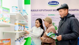 Ảnh chụp tại hội chợ Hàng Việt Nam chất lượng cao tại Liên Bang Nga. Sản phẩm của Vinamilk hiện cũng có mặt ở hơn 40 nước trên thế giới