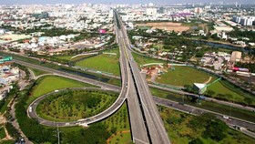 Tăng chiều cao xây dựng xung quanh nút giao thông đường Võ Văn Kiệt - quốc lộ 1