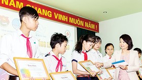 Quỹ Lê Mộng Đào “Chắp cánh ước mơ” cho các HS-SV nghèo tại các tỉnh miền Trung & Tây Nguyên