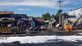 Vụ cháy xe bồn chở xăng ở Bình Phước: Xác định danh tính các nạn nhân