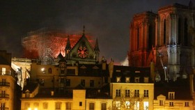 Vụ cháy Nhà thờ Đức Bà Paris: Thế giới chung tay phục dựng cùng nước Pháp