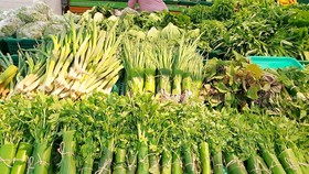 Mặt hàng rau củ quả, trái cây tại thị trường TPHCM  đang tăng giá mạnh