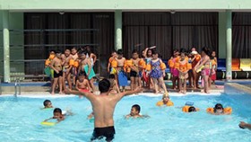 Triển khai chương trình phổ cập bơi, phòng chống đuối nước cho học sinh