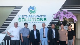 Doanh Nghiệp Nhật gặp gỡ VWS chào bán máy xử lý rác thải