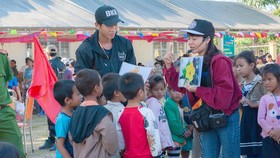 Nhóm BKN tổ chức các hoạt động vui chơi bổ ích cho trẻ em xã Đắk Ang (Ngọc Hồi, Kon Tum)
