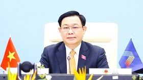 Chủ tịch Quốc hội Vương Đình Huệ phát biểu  tại Phiên toàn thể thứ nhất của AIPA-42. Ảnh: TTXVN