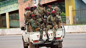 Các lực lượng vũ trang Guinea phong tỏa khu phố Kaloum của Conakry. Nguồn: Getty