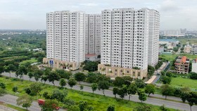 Tổ hợp chung cư nhà ở xã hội HQC Plaza, nằm ở đại lộ  Nguyễn Văn Linh (huyện Bình Chánh, TPHCM). Ảnh: HOÀNG HÙNG