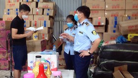 Thực phẩm bẩn lại bủa vây