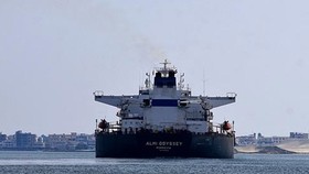 Ai Cập tăng phí quá cảnh qua kênh đào Suez