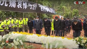 Trung Quốc tưởng niệm các nạn nhân trong vụ tai nạn máy bay