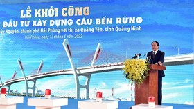 Phó Thủ tướng Lê Văn Thành phát biểu tại lễ khởi công. Ảnh: VGP