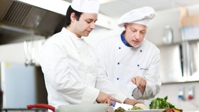 Nâng cao tay nghề cho học viên ngành bếp, du lịch