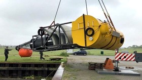 Hạ thủy turbine tạo điện nhờ sóng
