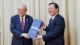 Chủ tịch UBND TPHCM Phan Văn Mãi tiếp ông Takebe Tsutomu, Cố vấn đặc biệt Liên minh nghị sĩ hữu nghị Nhật - Việt