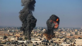 Israel tấn công vào Gaza
