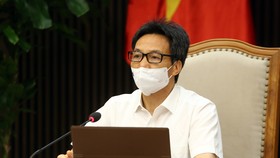 Phó Thủ tướng Vũ Đức Đam đề nghị Bắc Ninh mạnh dạn thí điểm cách ly F1 tại nhà giám sát bằng công nghệ. Ảnh: VGP
