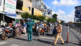 Tạm ngưng vận chuyển hành khách trên địa bàn quận Gò Vấp và phường Thạnh Lộc, quận 12 kể từ ngày 31-5 đến hết ngày 14-6. Ảnh: Zing