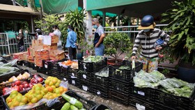 TPHCM sẽ mở lại các điểm bán lương thực thực phẩm tại chợ truyền thống 