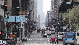Một tuyến phố ở New York, Mỹ ngày 19/3/2020. Ảnh: THX/TTXVN
